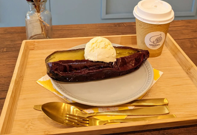 焼き芋アイス添え